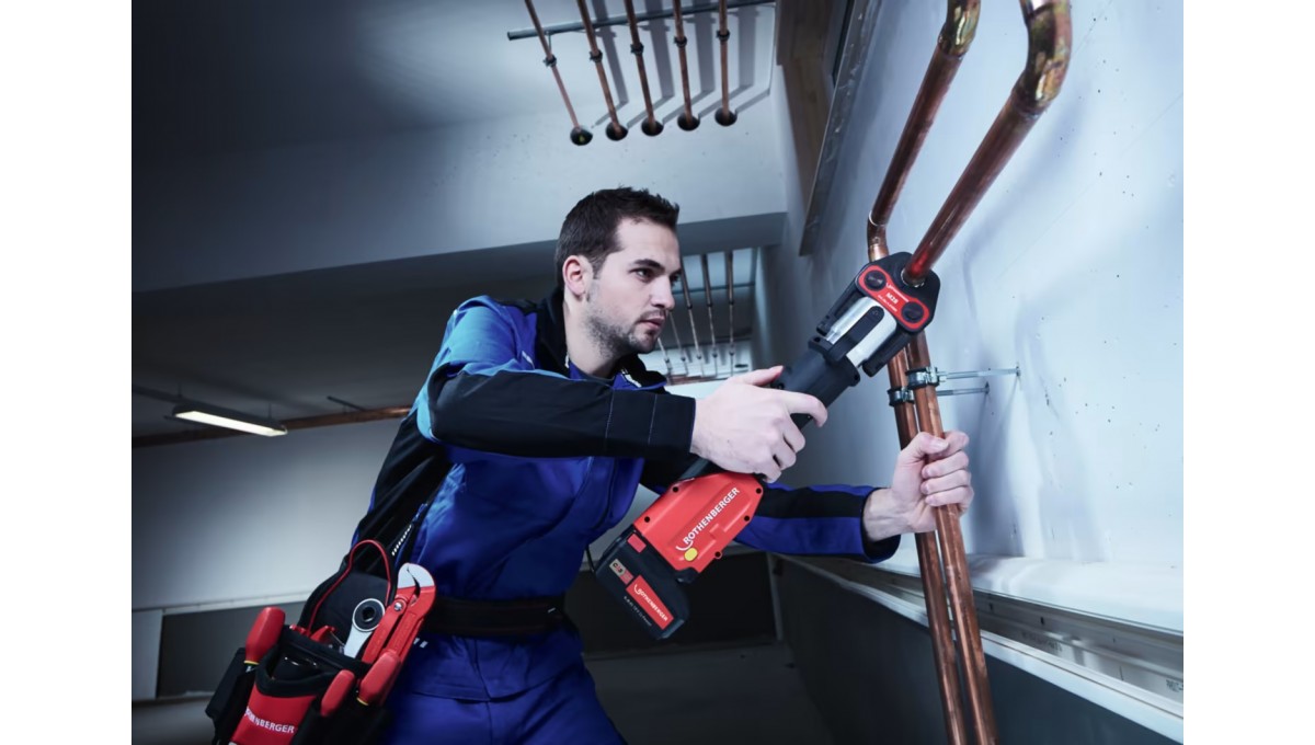 Zaciskarka do rur ROMAX 4000 w walizce ROCASE