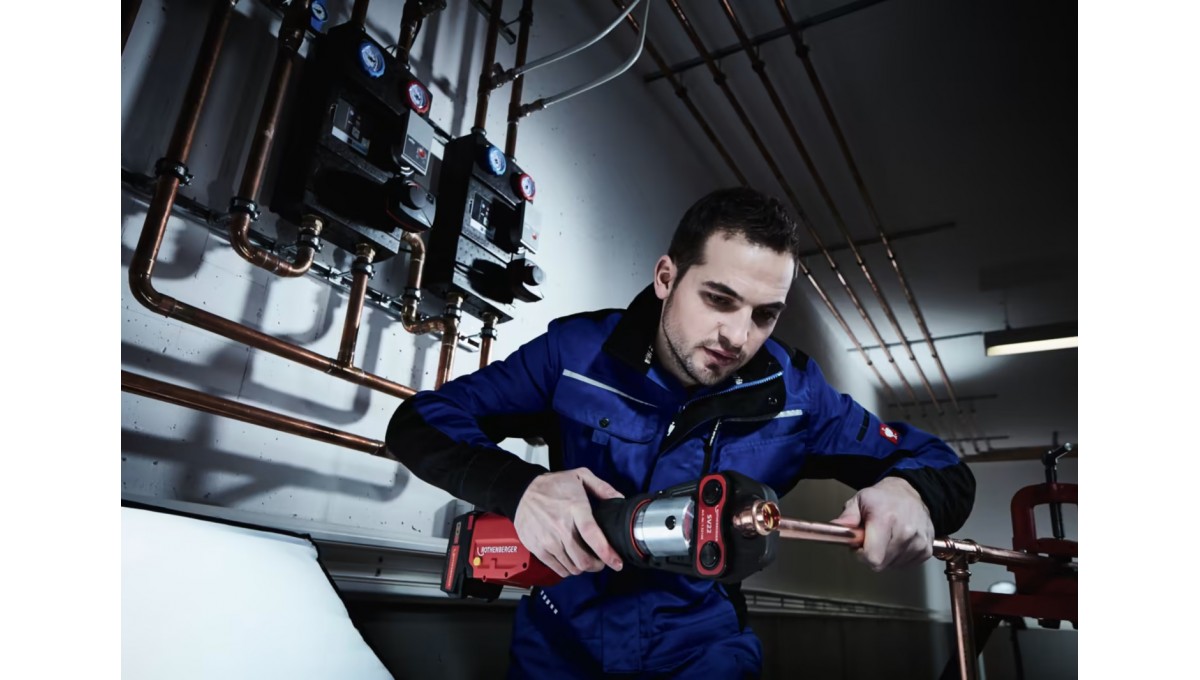 Zaciskarka do rur ROMAX 4000 w walizce ROCASE